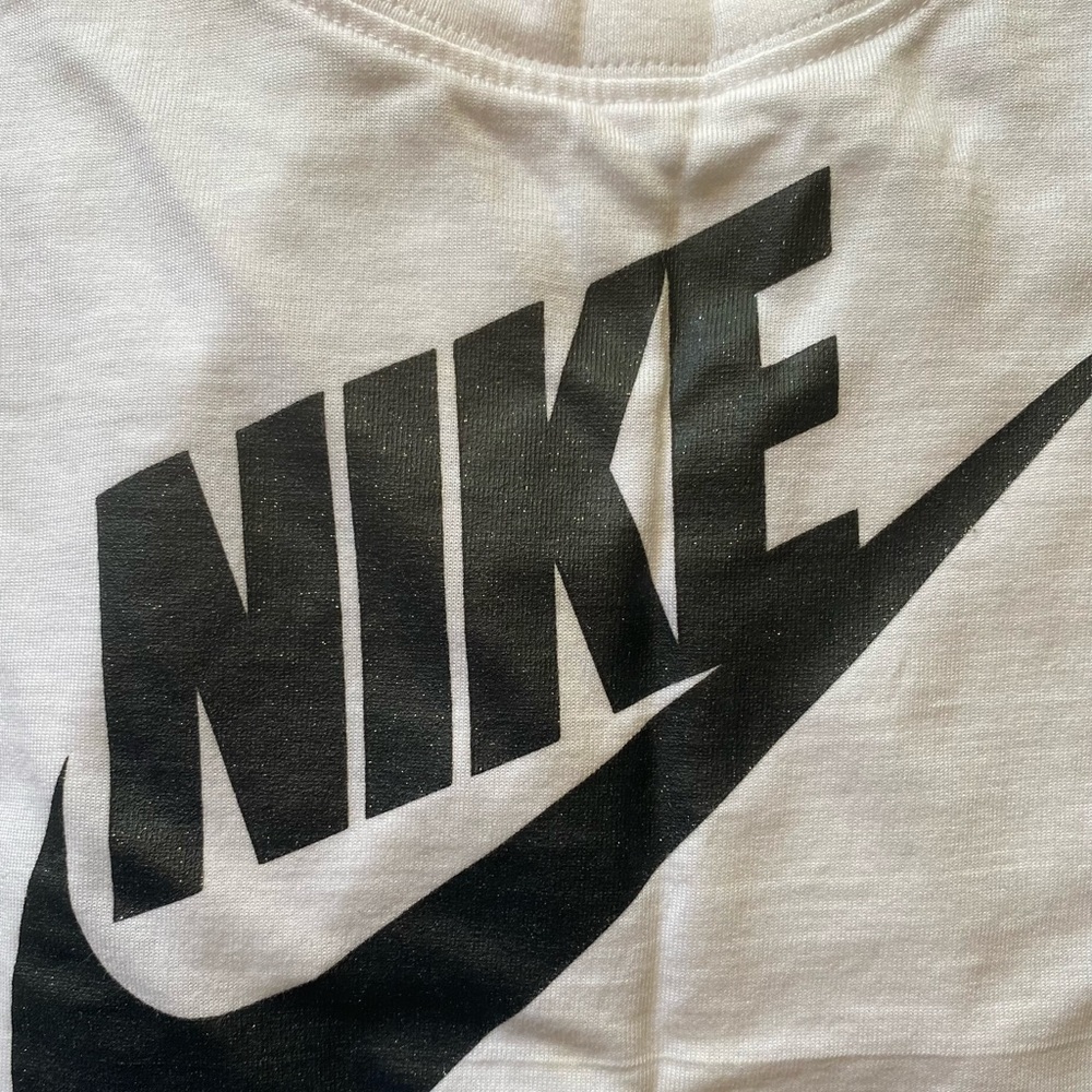 Girls NIKE tee